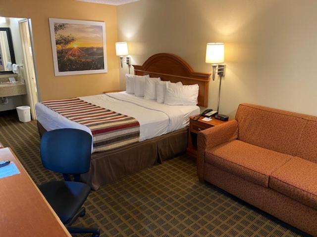 Candler Days Inn By Wyndham Asheville West מראה חיצוני תמונה