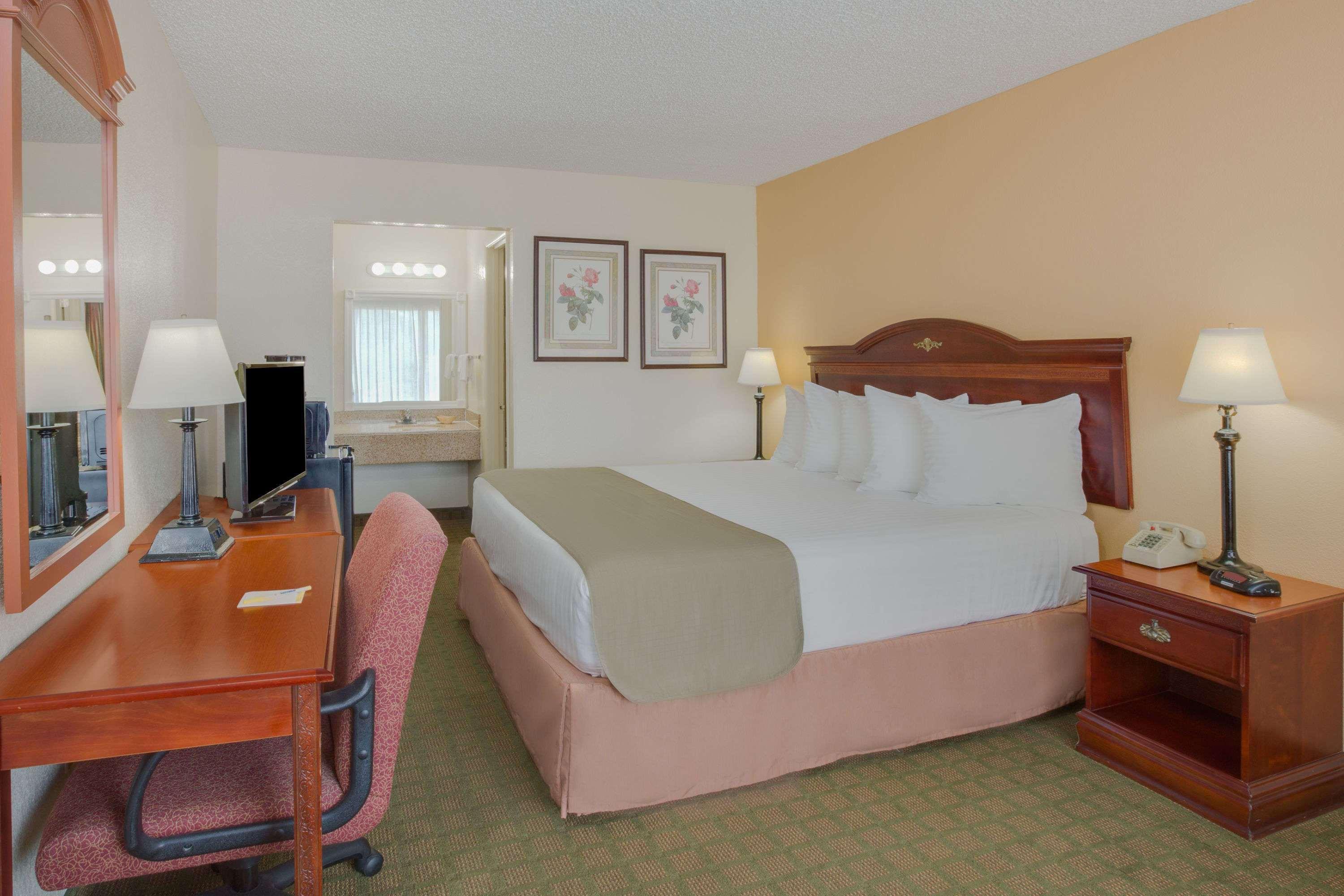Candler Days Inn By Wyndham Asheville West מראה חיצוני תמונה