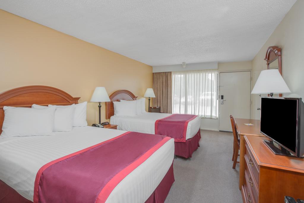 Candler Days Inn By Wyndham Asheville West מראה חיצוני תמונה
